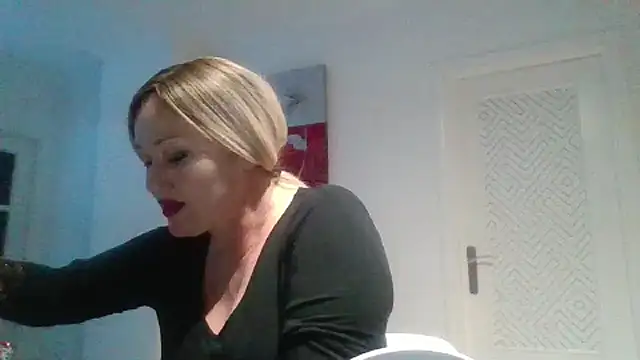 Snapshot of Luzia-Sal chatting on 27, 1, 2025 Luzia-Sal online show from 27, 1, 2025