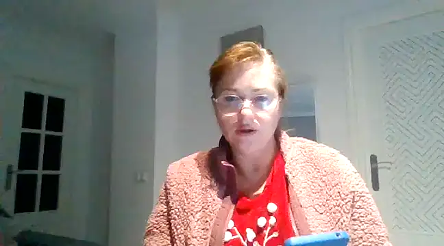 Snapshot of Luzia-Sal chatting on 3, 2, 2025 Luzia-Sal online show from 3, 2, 2025