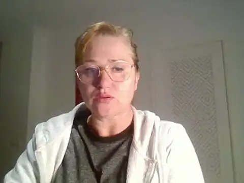 Snapshot of Luzia-Sal chatting on 12, 2, 2025 Luzia-Sal online show from 12, 2, 2025