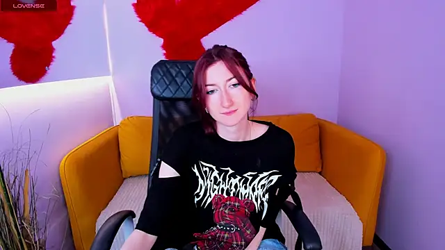 Violet Moreau online show from 10, 7, 2026