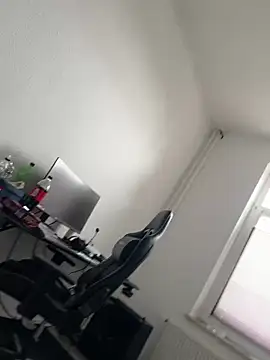 Mo 2003 online show from 11, 2, 2025