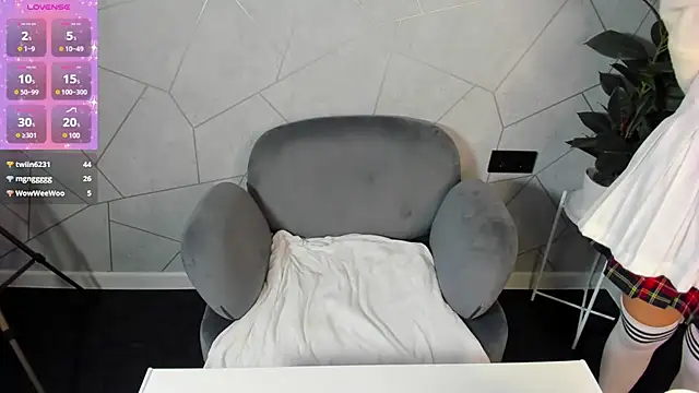 Snapshot of Alisa_Suun chatting on 2, 2, 2025 Alisa Suun online show from 2, 2, 2025