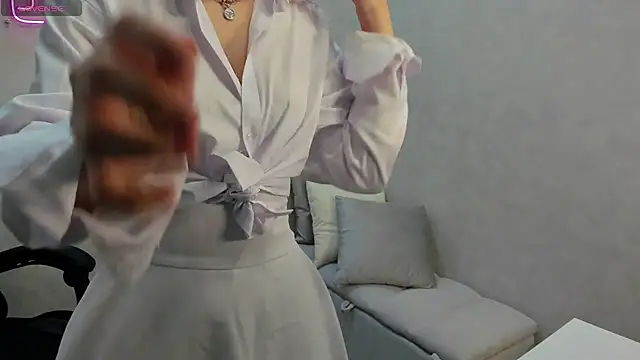 Snapshot of Alisa_Suun chatting on 1, 3, 2025 Alisa Suun online show from 1, 3, 2025