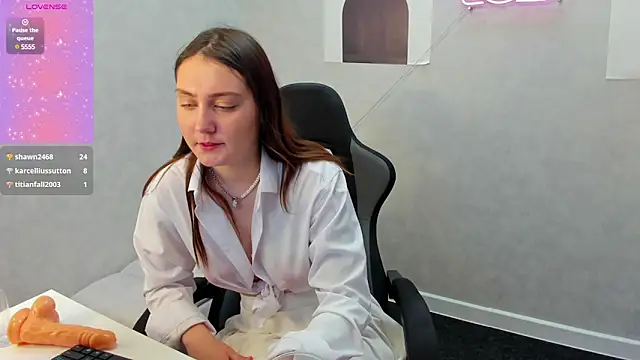 Snapshot of Alisa_Suun chatting on 2, 3, 2025 Alisa Suun online show from 2, 3, 2025