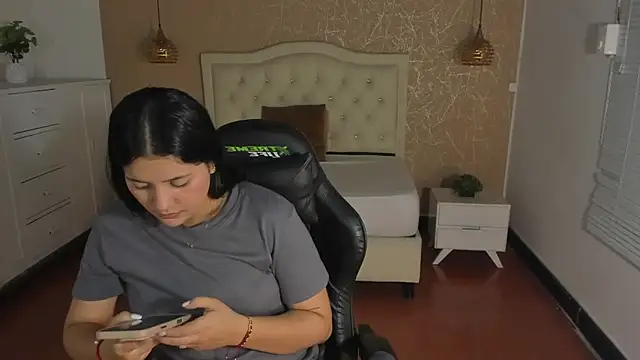 Hadley  online show from 26, 10, 2025