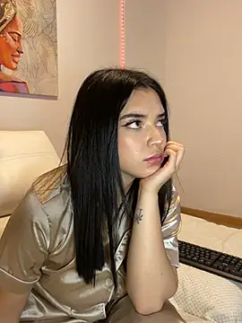 eileensophi online show from 7, 3, 2025