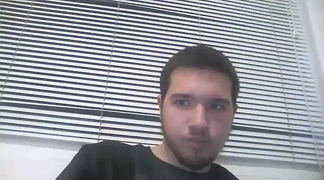 Drag Queen online show from 28, 1, 2025