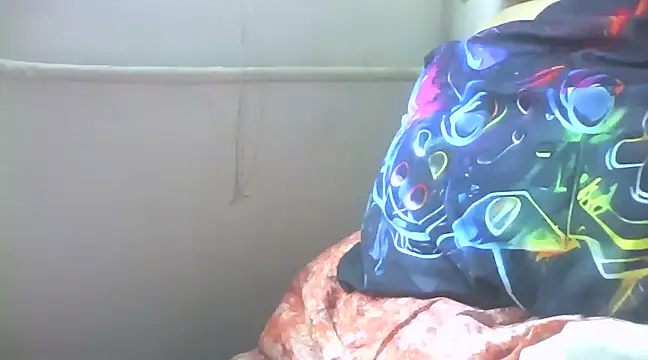 Drag Queen online show from 4, 2, 2025