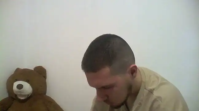 Drag Queen online show from 4, 2, 2025