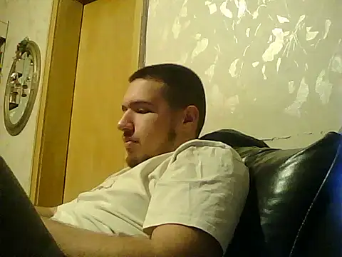 Drag Queen online show from 9, 2, 2025