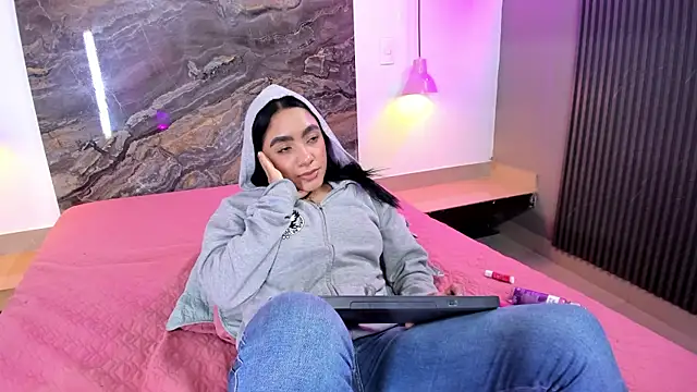 Estefy gomez09 online show from 21, 3, 2025