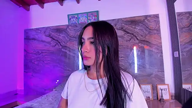 Estefy gomez09 online show from 24, 6, 2026