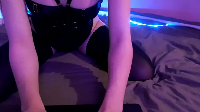 Snapshot of AliceFeet chatting on 19, 3, 2025 AliceFeet online show from 19, 3, 2025