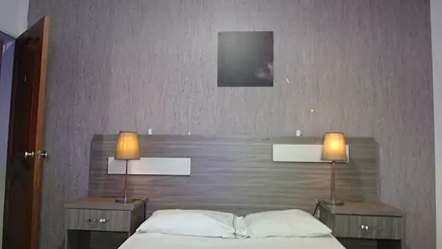 Liiamthompson online show from 16, 9, 2025