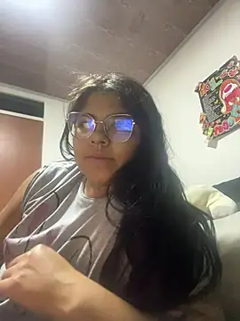 viccky vick online show from 7, 3, 2025