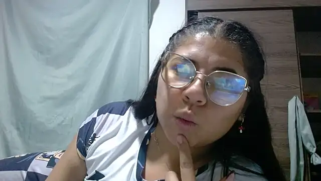Snapshot of viccky_vick chatting on 5, 6, 2026 viccky vick online show from 5, 6, 2026