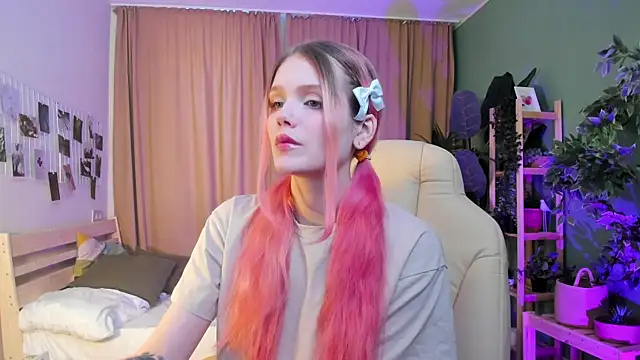 Gretchen Mol online show from 11, 1, 2026