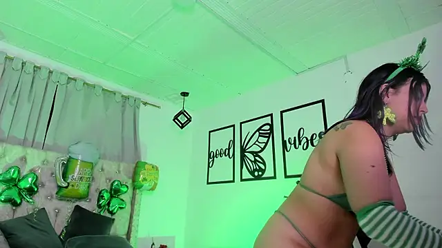 nicolee millerr online show from 17, 3, 2026