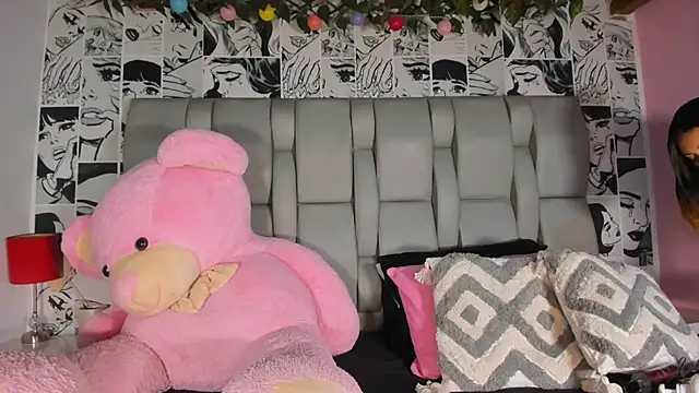 LucyRosse online show from 4, 4, 2026