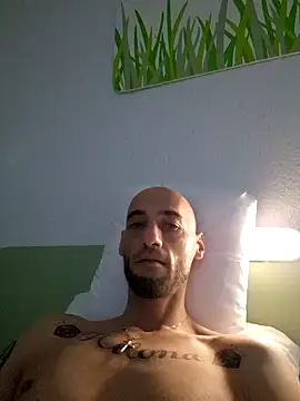 enzo4586 online show from 2, 2, 2025