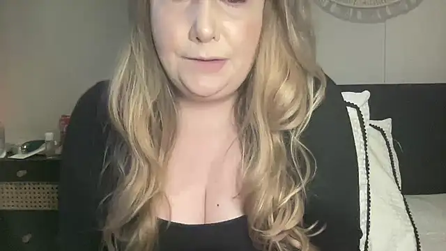 BustyHayleyUk online show from 5, 2, 2025