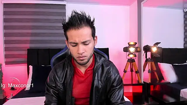 Max Conor1 online show from 6, 3, 2025