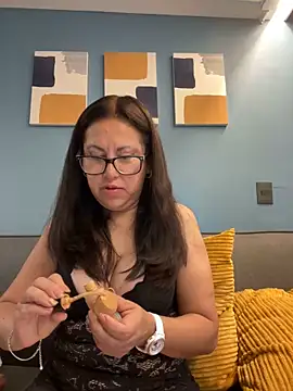 Snapshot of MirandaLatinaLovely chatting on 18, 9, 2025 MirandaLatinaLovely online show from 18, 9, 2025