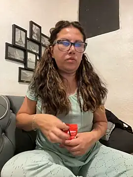 Snapshot of MirandaLatinaLovely chatting on 7, 11, 2025 MirandaLatinaLovely online show from 7, 11, 2025