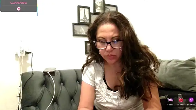 MirandaLatinaLovely online show from 23, 11, 2025