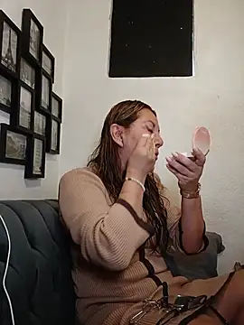 Snapshot of MirandaLatinaLovely chatting on 9, 7, 2026 MirandaLatinaLovely online show from 9, 7, 2026