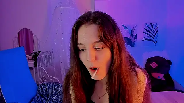 MilaStoyne online show from 4, 3, 2025