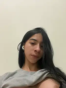 sara lopee1 online show from 30, 1, 2025