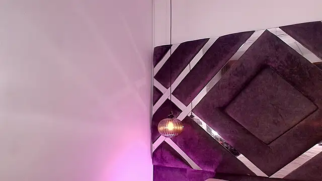 sara lopee1 online show from 7, 10, 2025