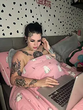Snapshot of tempzzz12 chatting on 28, 4, 2026 tempzzz12 online show from 28, 4, 2026