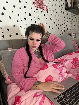 Snapshot of tempzzz12 chatting on 15, 5, 2026 tempzzz12 online show from 15, 5, 2026