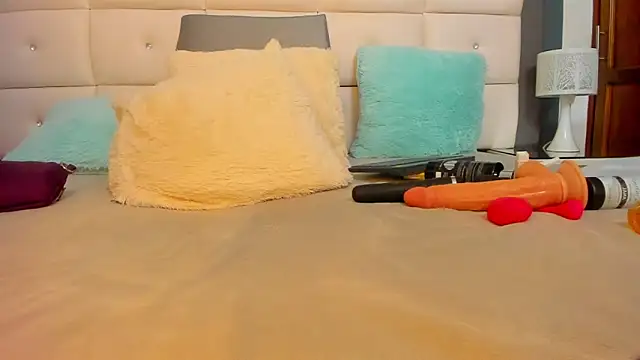 Snapshot of DayannaBronx chatting on 14, 9, 2025 DayannaBronx online show from 14, 9, 2025