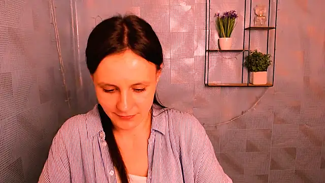 Snapshot of ValeriaHeart_ chatting on 4, 2, 2025 ValeriaHeart online show from 4, 2, 2025