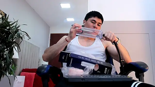 Snapshot of roan_birkin chatting on 17, 7, 2026 roan birkin online show from 17, 7, 2026