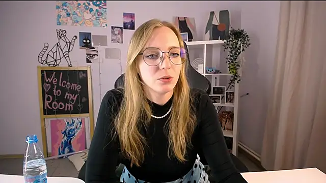 VeronicaAndersen online show from 6, 3, 2025