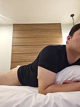 offwhite777 online show from 4, 12, 2025