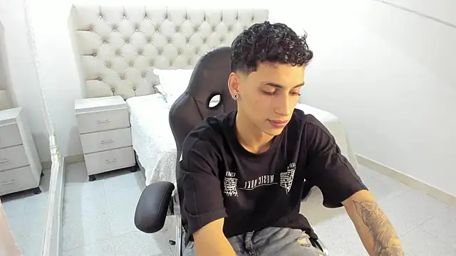 JhoanLeandro online show from 6, 11, 2025