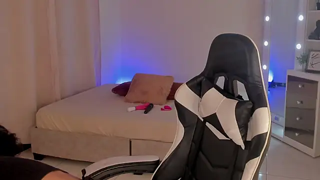 leahaltomm online show from 16, 2, 2025