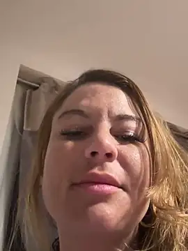 Snapshot of BambixoxUK chatting on 31, 1, 2025 BambixoxUK online show from 31, 1, 2025