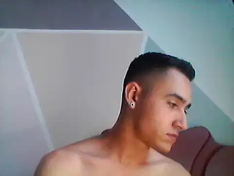 Snapshot of daimon_king05 chatting on 6, 2, 2025 daimon king05 online show from 6, 2, 2025