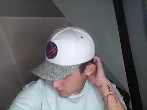 Snapshot of daimon_king05 chatting on 27, 2, 2025 daimon king05 online show from 27, 2, 2025