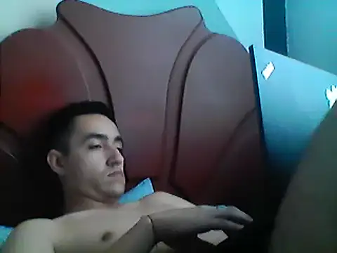 Snapshot of daimon_king05 chatting on 7, 3, 2025 daimon king05 online show from 7, 3, 2025