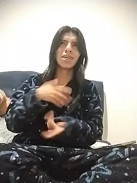 Snapshot of Ariell_Kieran chatting on 5, 7, 2026 Ariell Kieran online show from 5, 7, 2026