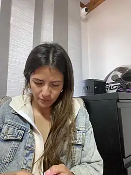 Andrea18 blonde online show from 14, 3, 2025