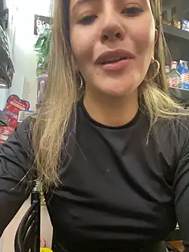 Andrea18 blonde online show from 16, 4, 2026