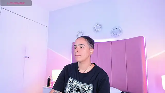 Liiam smith  online show from 10, 10, 2025